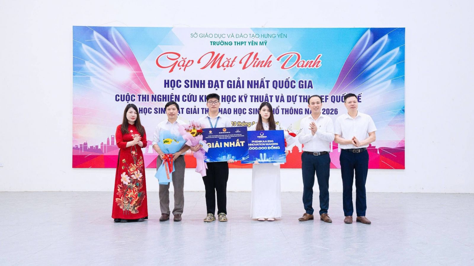 TRƯỜNG THPT YÊN MỸ TỔ CHỨC GẶP MẶT VINH DANH HỌC SINH ĐẠT GIẢI NHẤT QUỐC GIA CUỘC THI NGHIÊN CỨU KHOA HỌC KỸ THUẬT VÀ DỰ THI ISEF QUỐC TẾ, HỌC SINH ĐẠT GIẢI THỂ THAO HỌC SINH PHỔ THÔNG NĂM 2026.