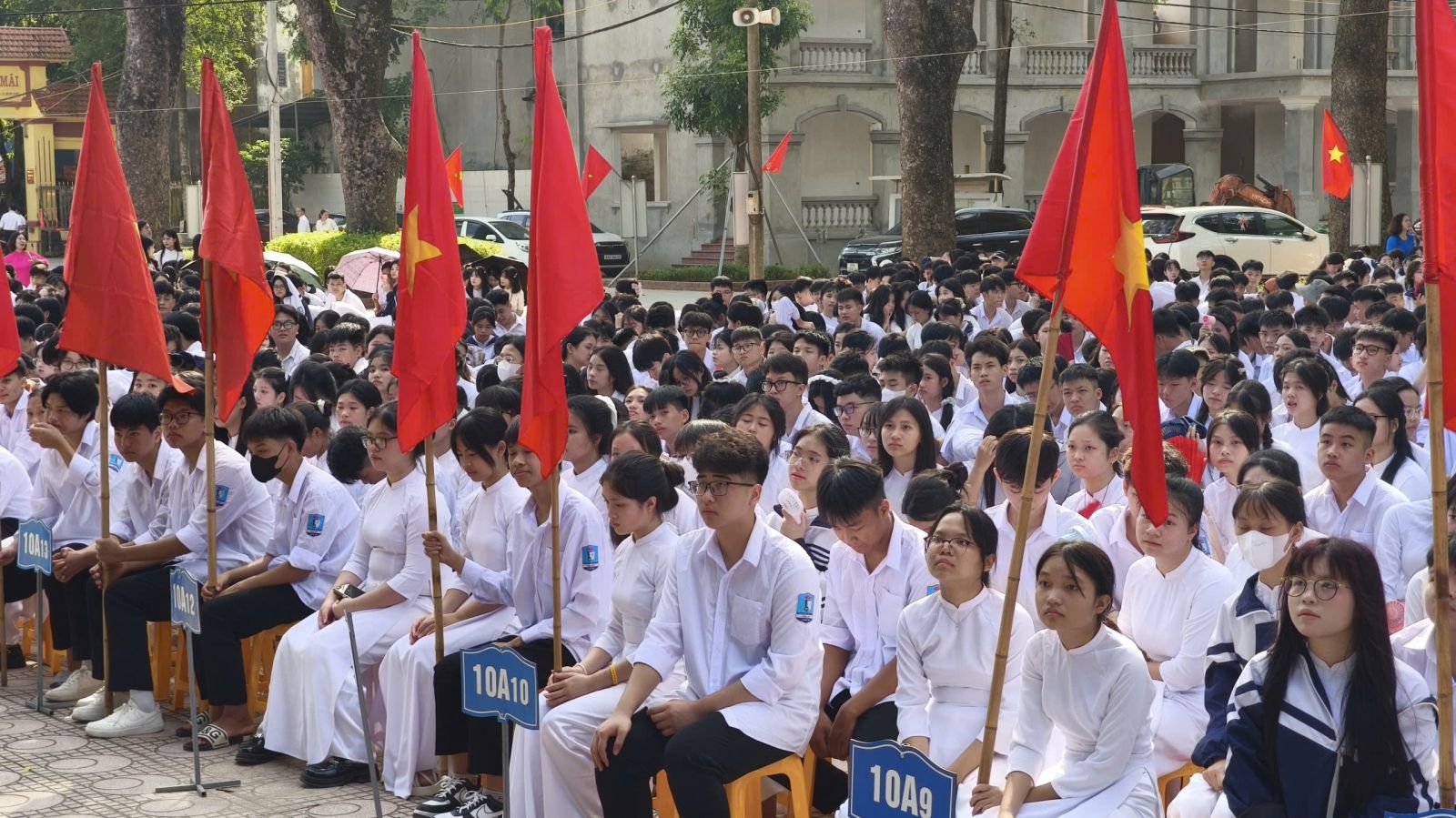 TRƯỜNG THPT YÊN MỸ THAM GIA LỄ KHAI GIẢNG TRỰC TUYẾN KỶ NIỆM 80 NĂM THÀNH LẬP BỘ GIÁO DỤC VÀ ĐÀO TẠO