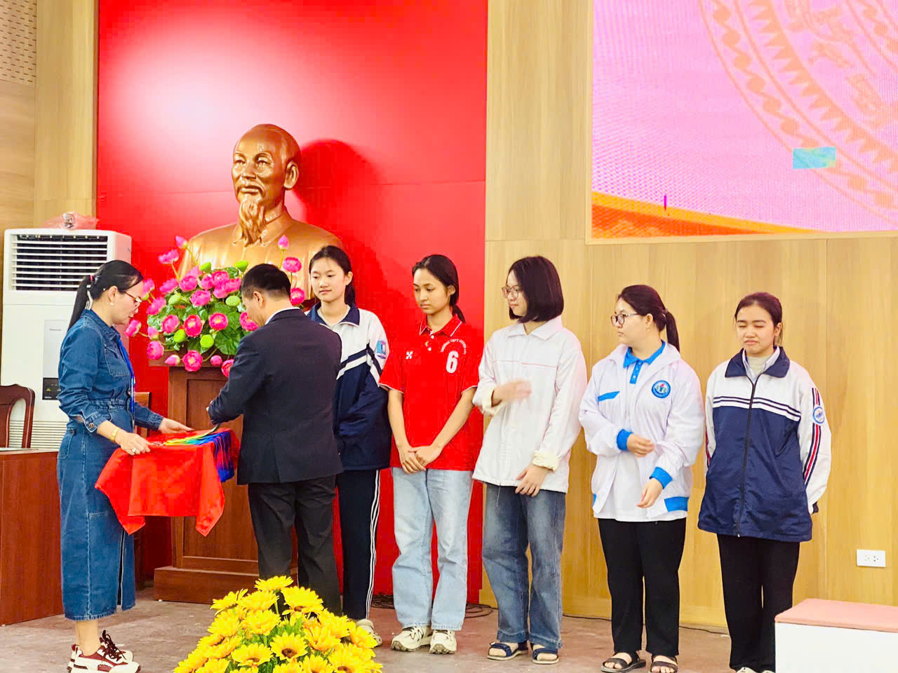 BẢN LĨNH TRÍ TUỆ: THPT YÊN MỸ XUẤT SẮC GIÀNH HUY CHƯƠNG BẠC TẠI GIẢI CỜ VUA TỈNH HƯNG YÊN NĂM 2026